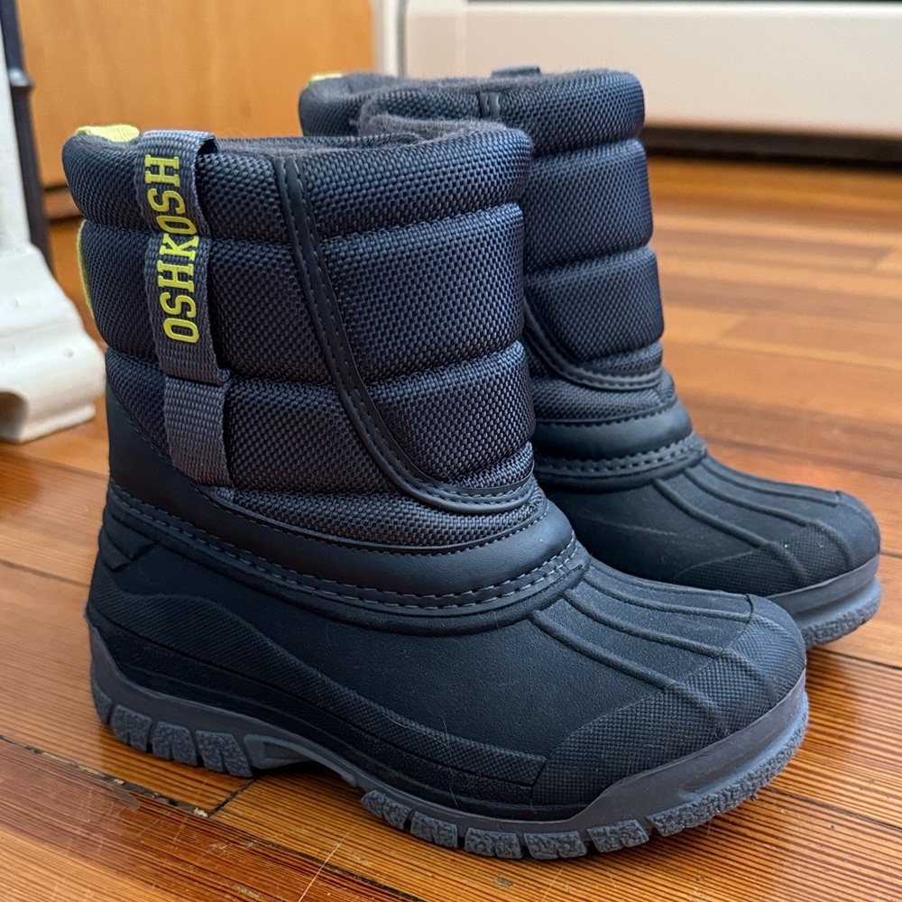 OshKosh toddler size 9 winter snow boots